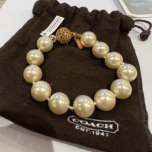 Coach Pearl Bracelet - Vintage from 2009 - Rare 🤩 - NWT